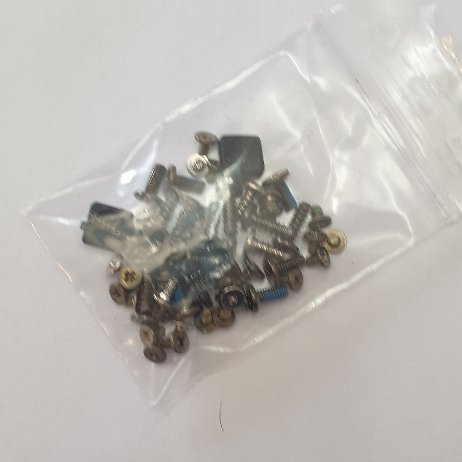Fujitsu Lifebook E458 Schraubensatz Screw Set Schrauben Gehäuse – Bild 2