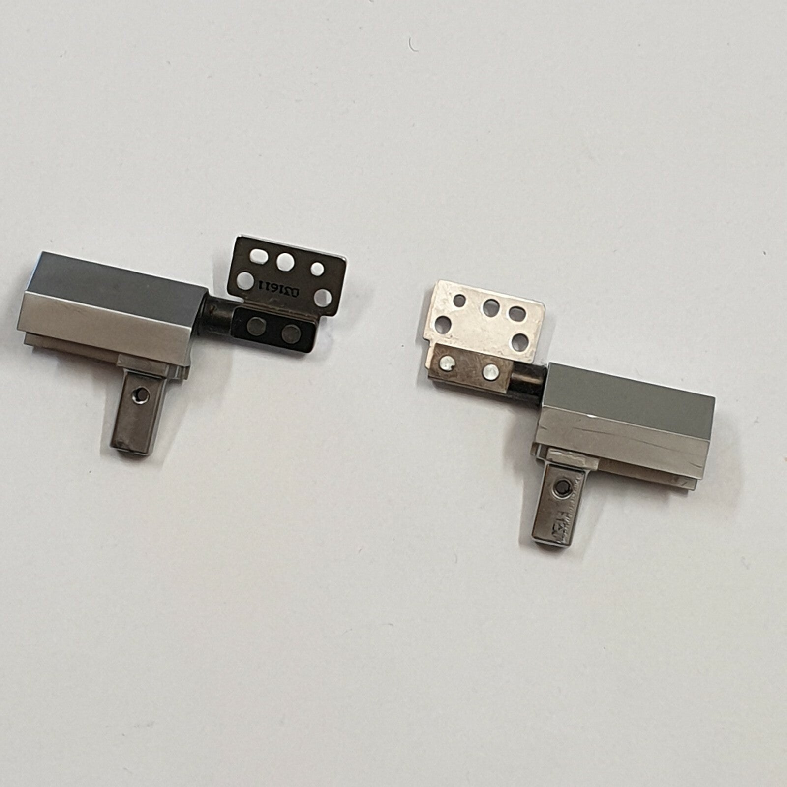 Dell Precision M4500 Displayscharniere Scharnier Set Hinge L R