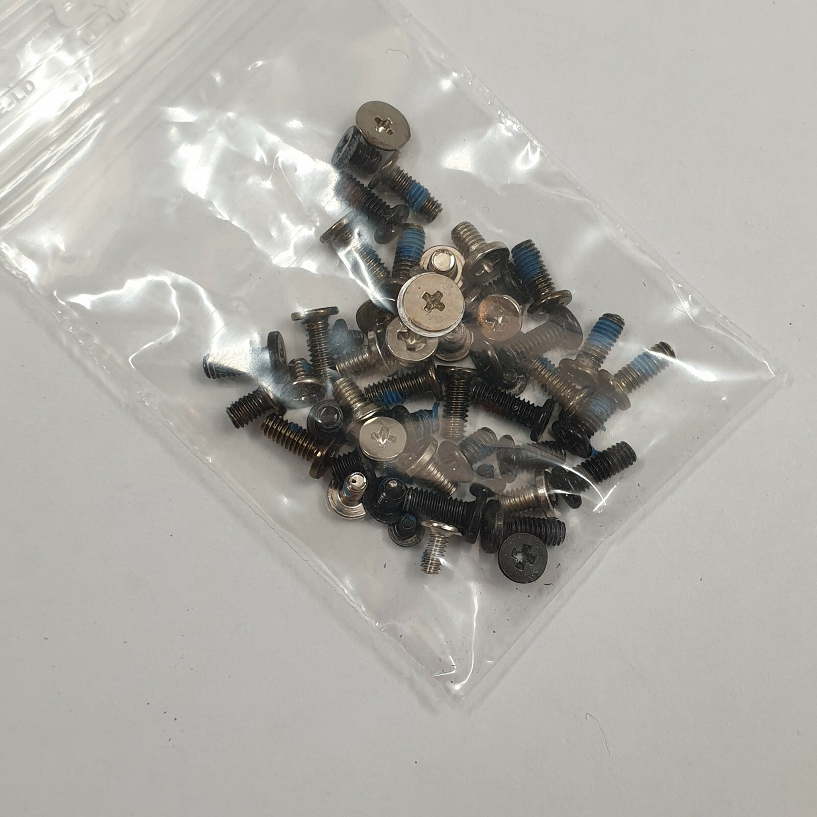 Fujitsu LifeBook AH552 Schraubensatz Schrauben Screw Set – Bild 2