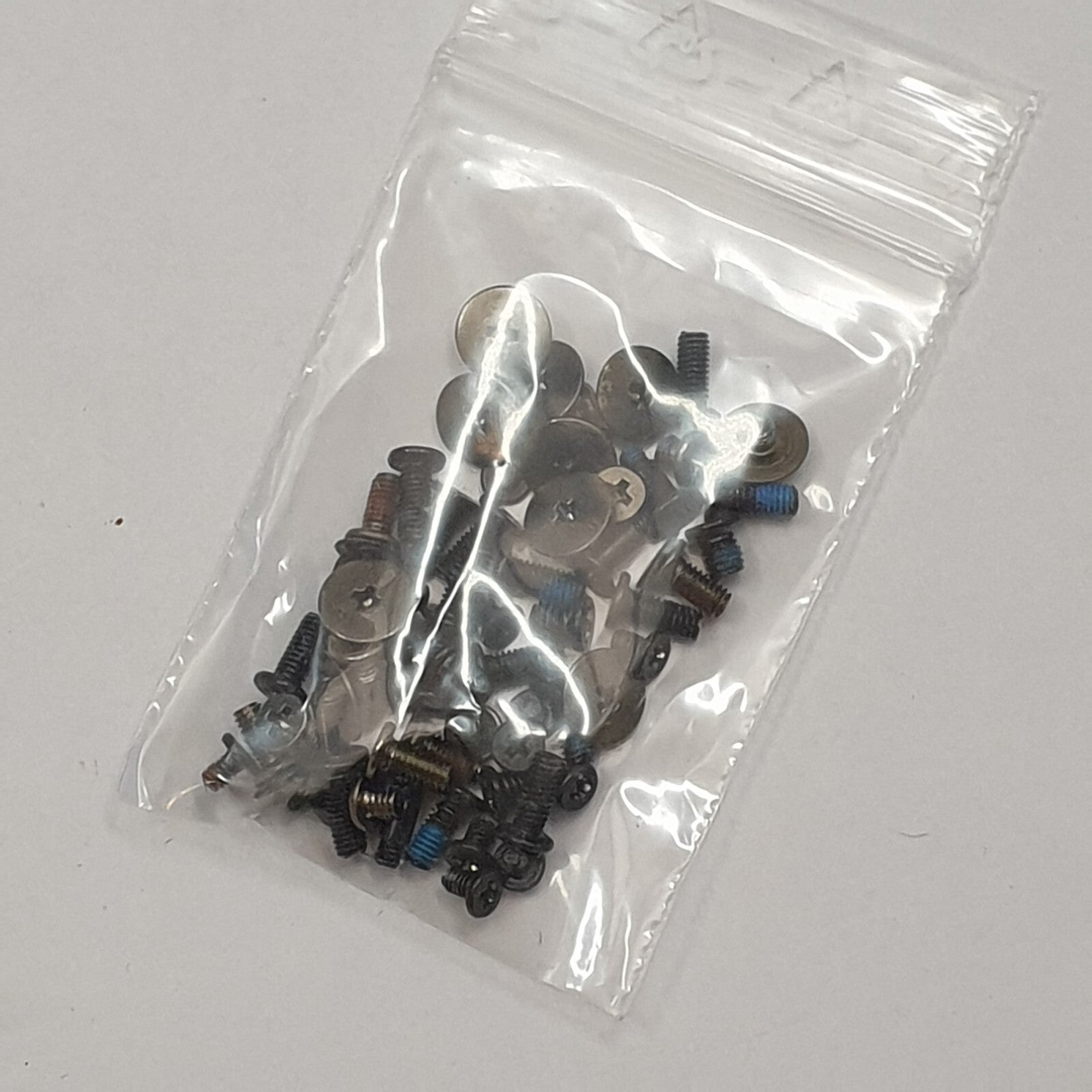 Toshiba Satellite L650 Schraubensatz Screw Set Schrauben Ersatzteil – Bild 2