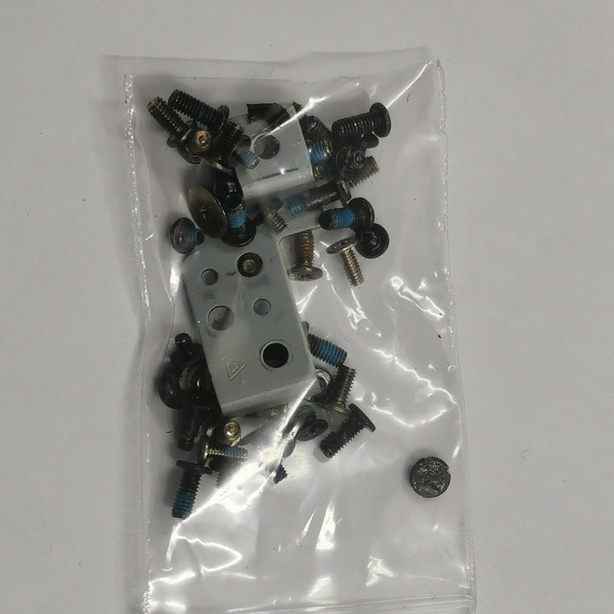 Toshiba Satellite L635 Schraubensatz Screw Set Schrauben Gehäuse