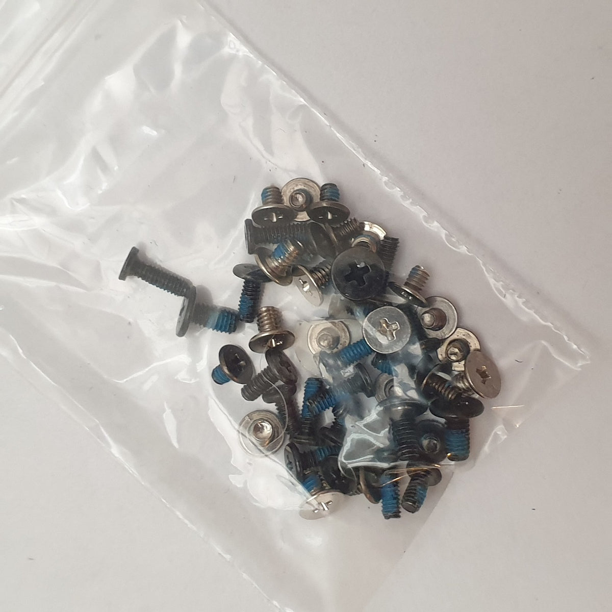 Lenovo V15 G2 Schraubensatz Screw Set Schrauben Gehäuseschrauben