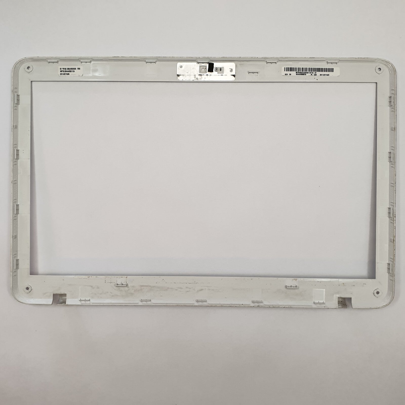 Toshiba Satellite L755 Displayrahmen Bezel Frontblende Weiß – Bild 2