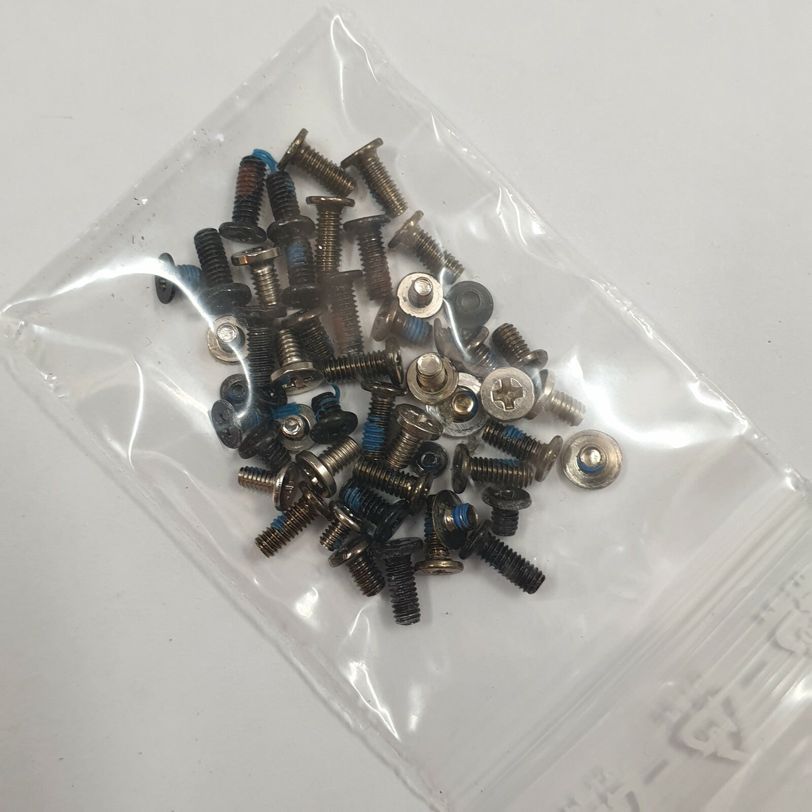 Fujitsu LifeBook AH552 Schraubensatz Schrauben Screw Set