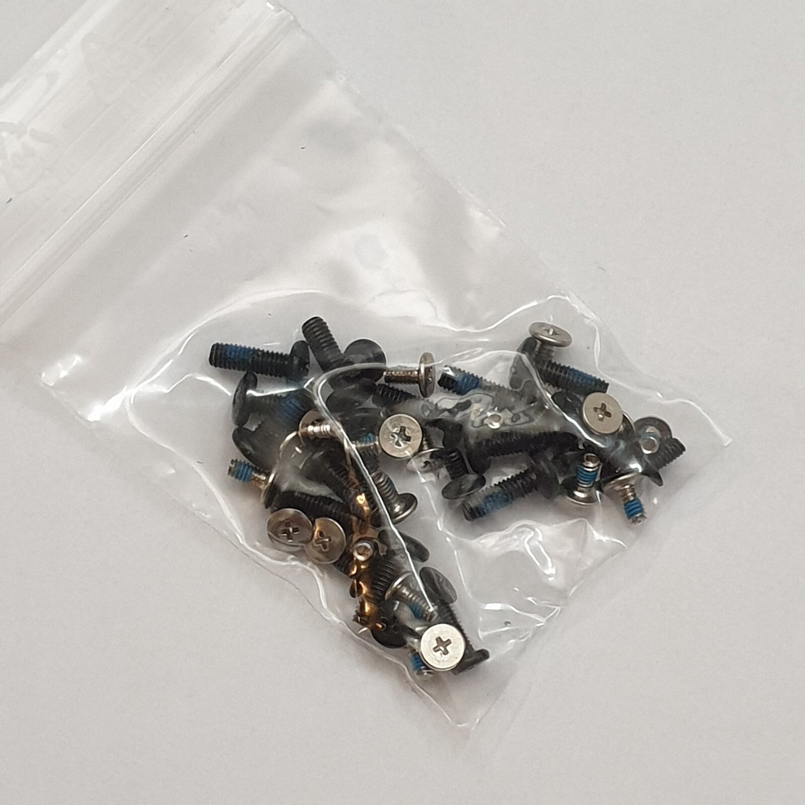 ​Der Samsung 300E NP300E5C Samsung 300E NP300E5C Schraubensatz Screw Set