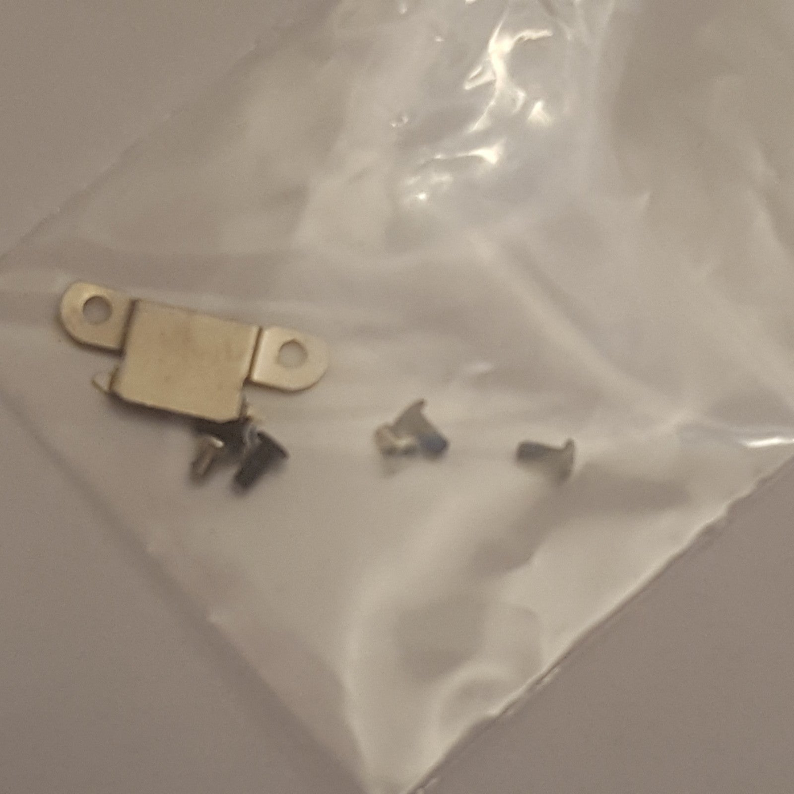 Lenovo TAB 3 7 TB3-710F Schraubensatz mit Halteblech Schrauben Set