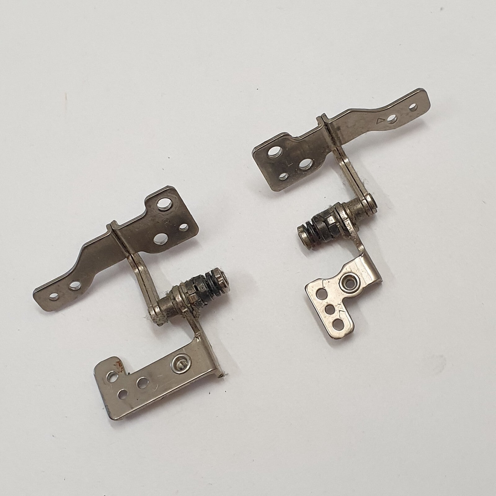 Samsung RV411 Displayscharniere Leisten L+R Scharniere Hinge Set