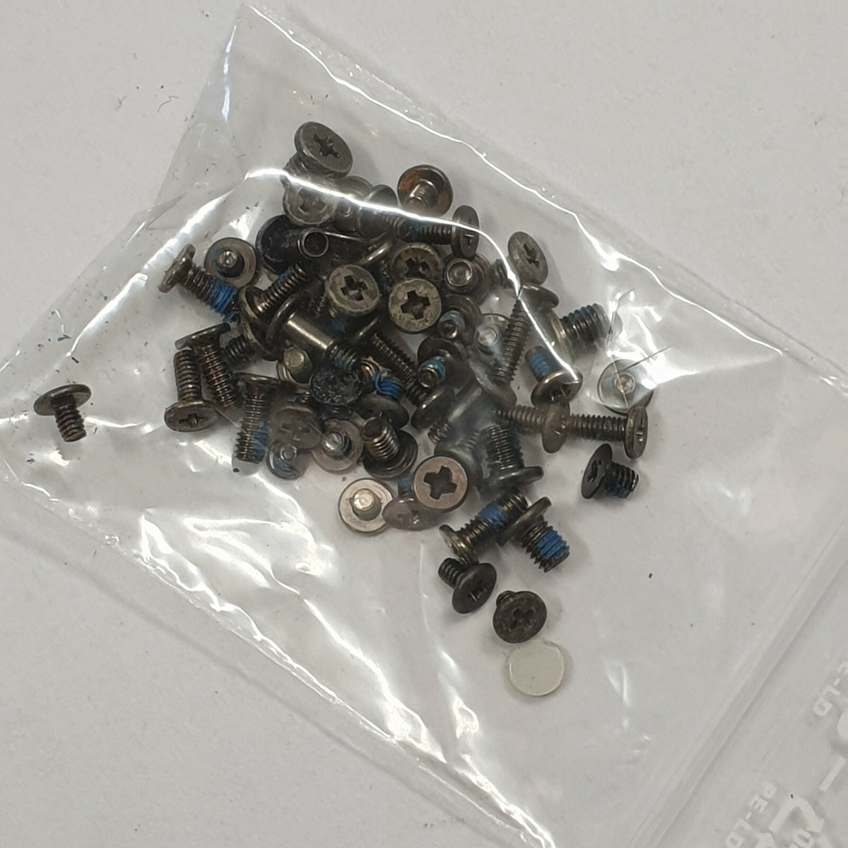 Toshiba Satellite U500 Schraubensatz Screw Set Schrauben Gehäuse