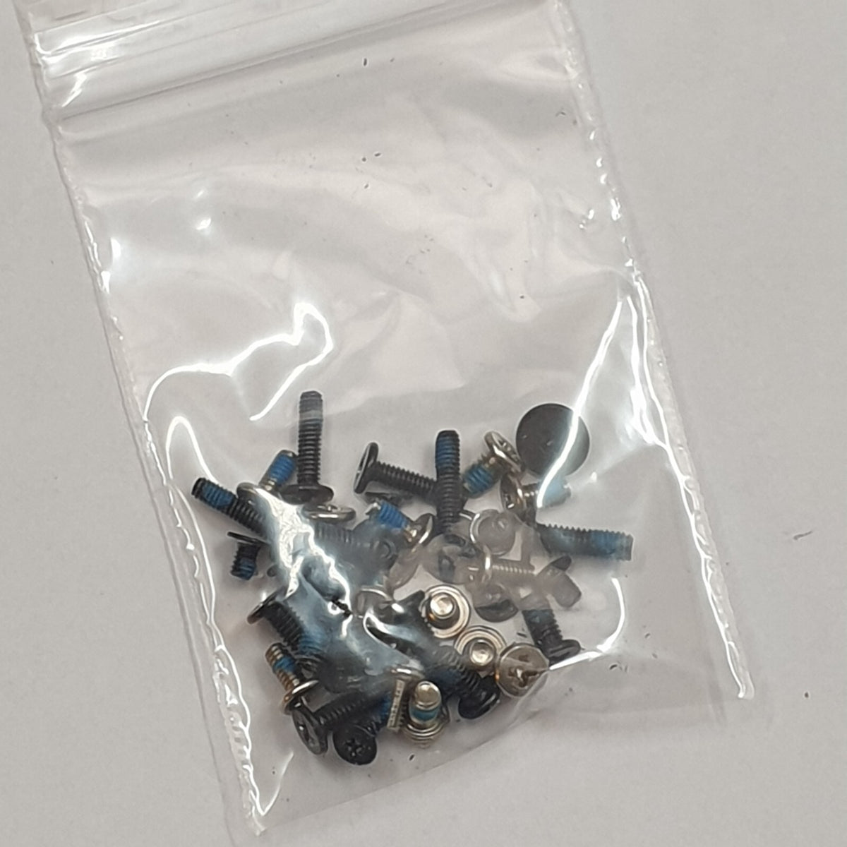 Asus L402s Schraubensatz Screw Set Schrauben Gehäuse