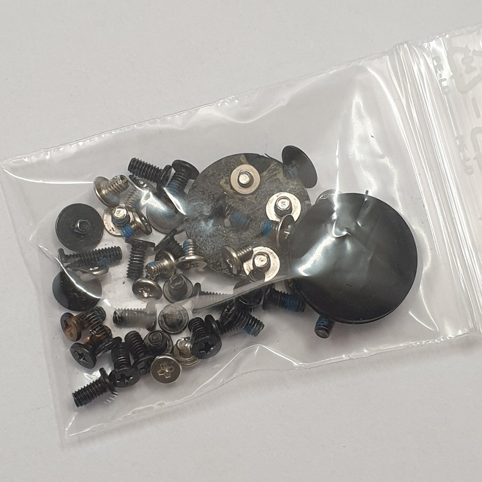 HP Compaq 15-h0 15-h053nf 15-h Schraubensatz Screw Set Schrauben Ersatzteil