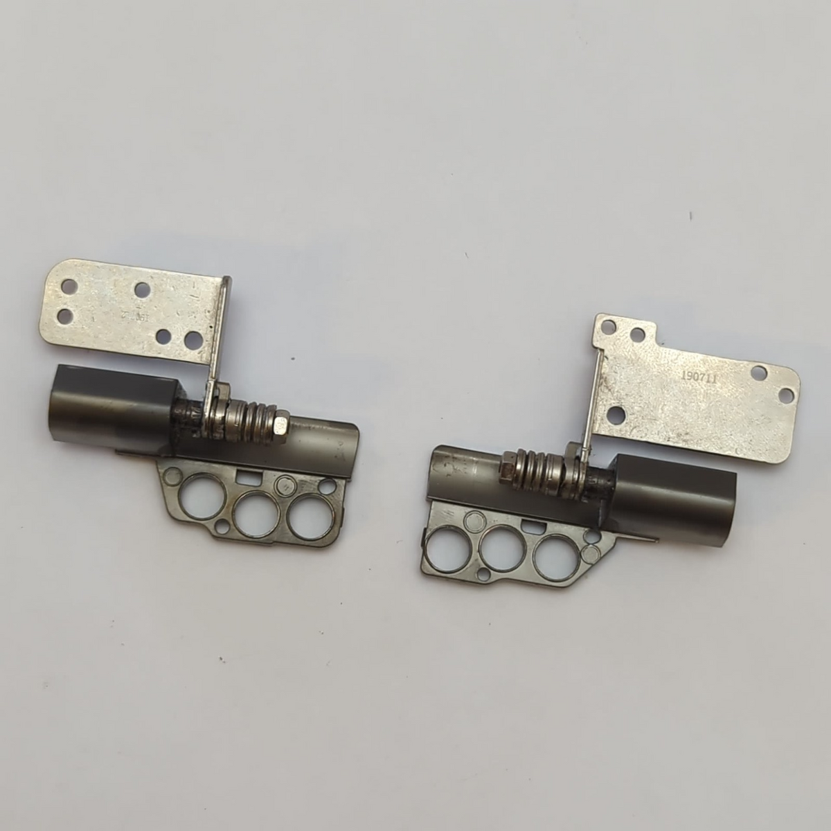 Lenovo ThinkPad P52s Displayscharniere Scharniere Set Links Rechts Hinges Pair