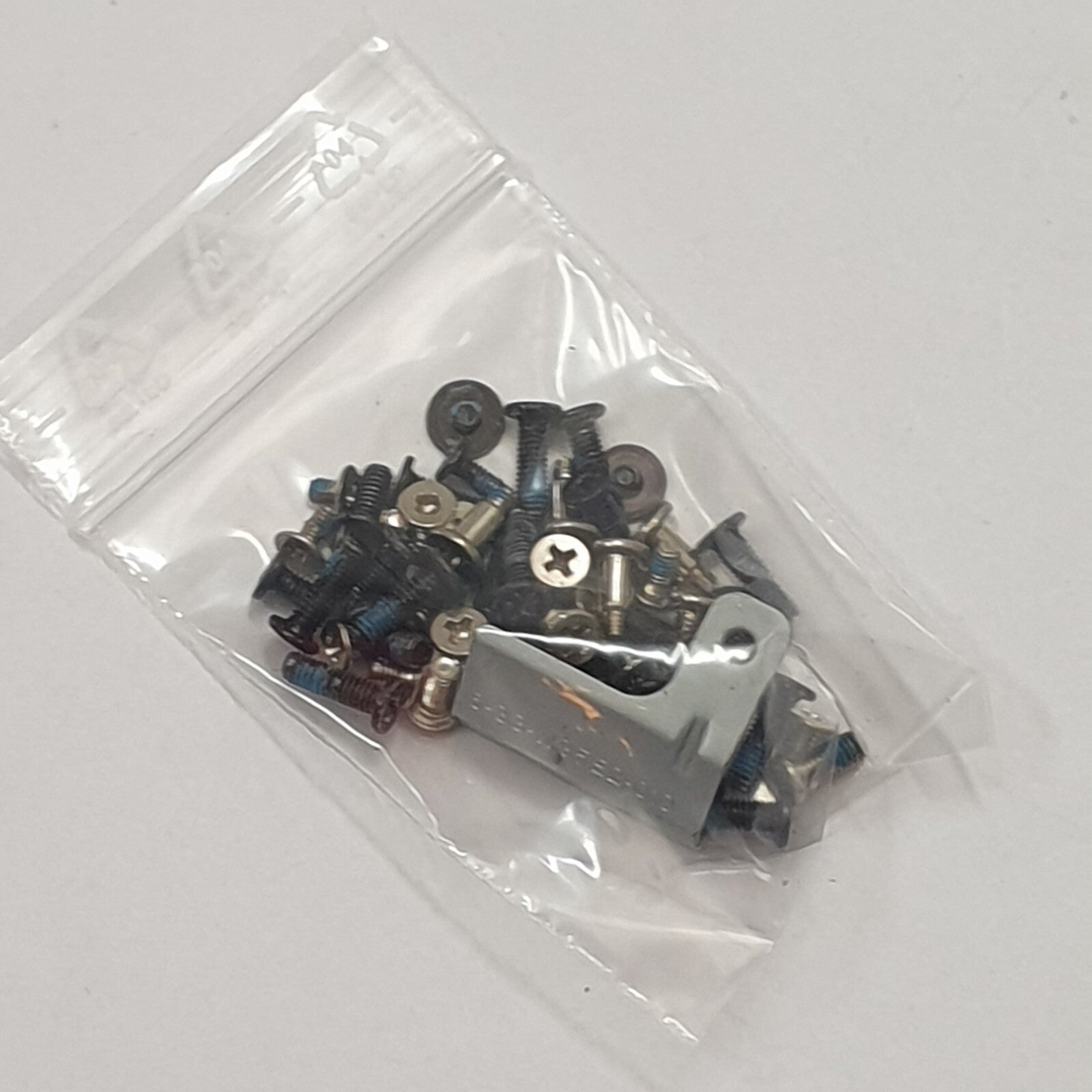 Clevo W355ST Schraubensatz Screw Set Schrauben Gehäuse