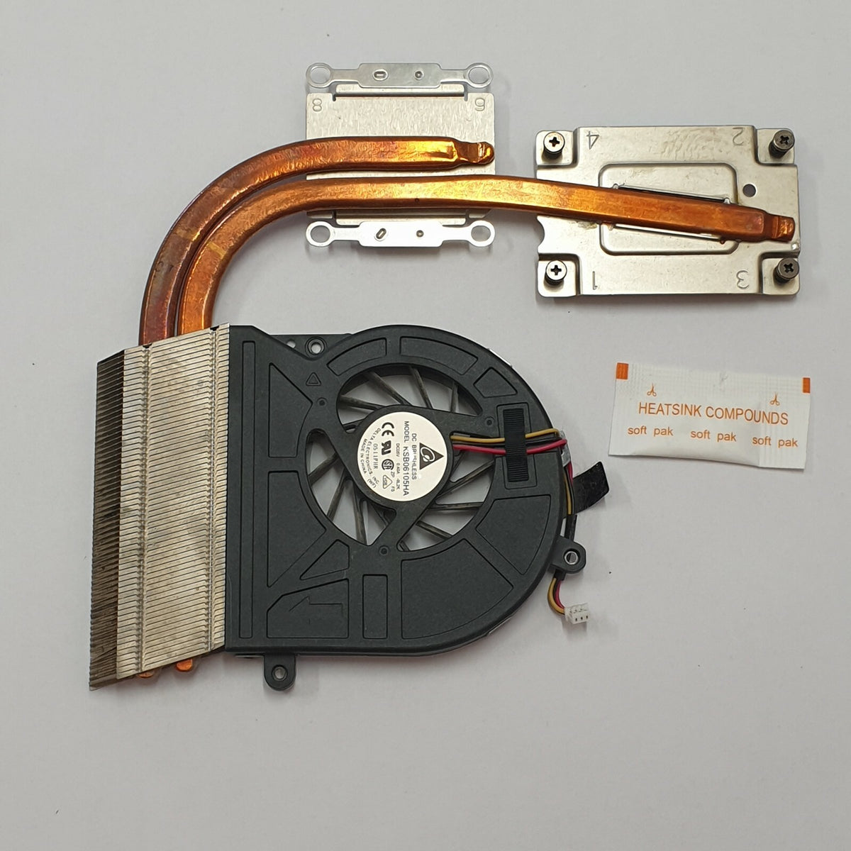 Toshiba Satellite L660-12X Kühler Lüfter Heatsink Fan mit Wärmeleitpaste