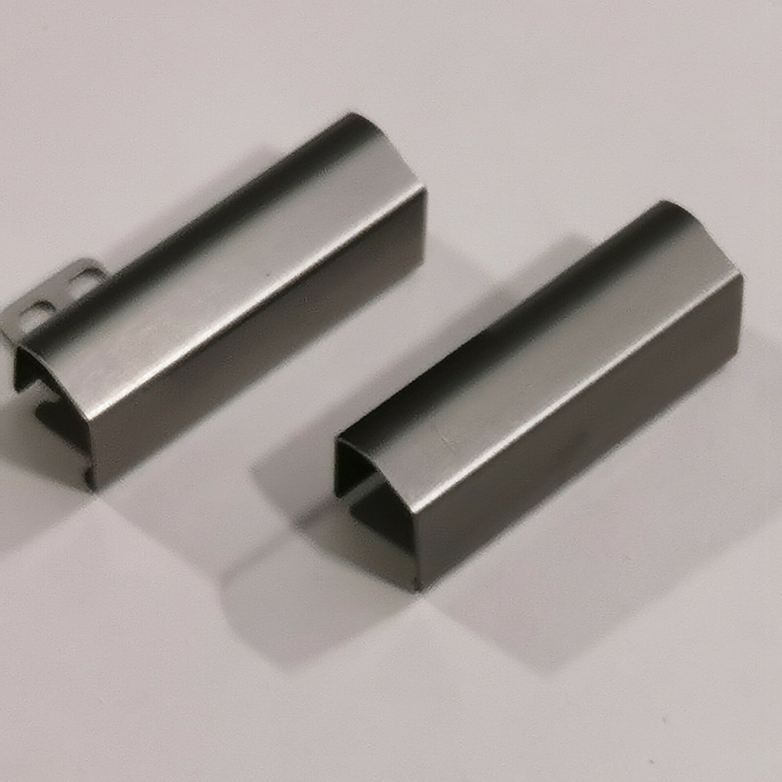 HP ProBook 6540b Scharnierabdeckung Set Hinge Cover Abdeckungen