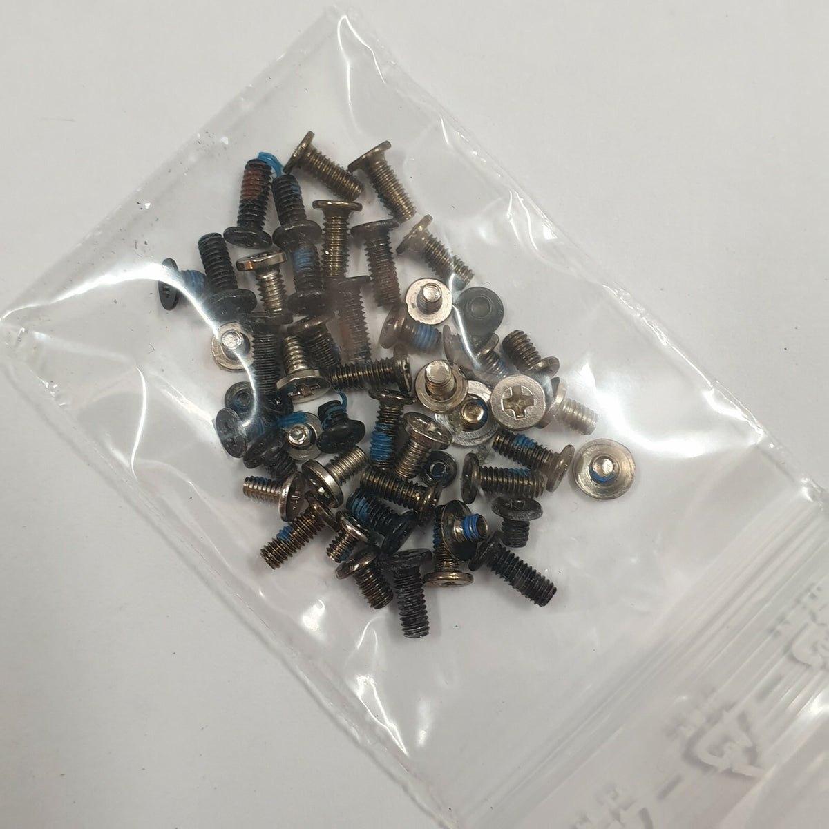 Fujitsu LifeBook AH552 Schraubensatz Schrauben Screw Set