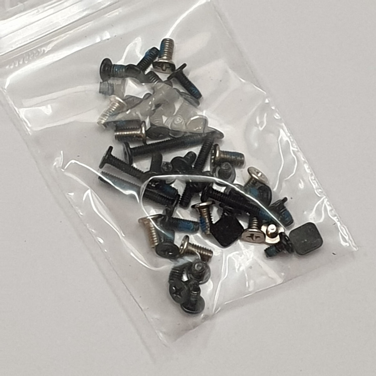 Asus X751M Schraubensatz Screw Set Schrauben für Notebook Laptop