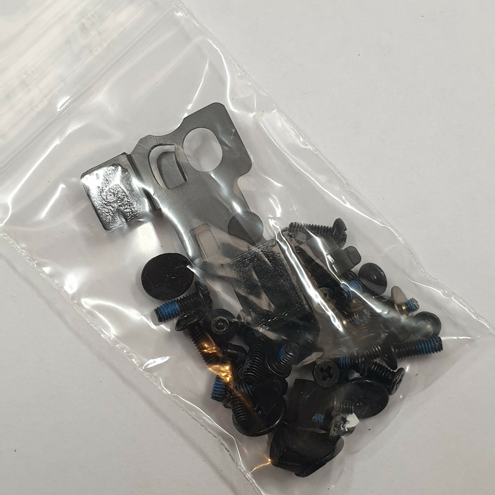 HP EliteBook 8470p Schraubensatz Screw Set Schrauben Gehäuse – Bild 2