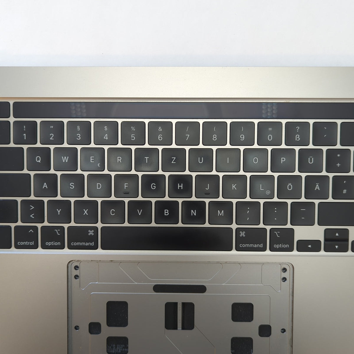 Apple MacBook Pro 16 Zoll A2141 (2019) Handauflage Tastatur DE Akku Palmrest