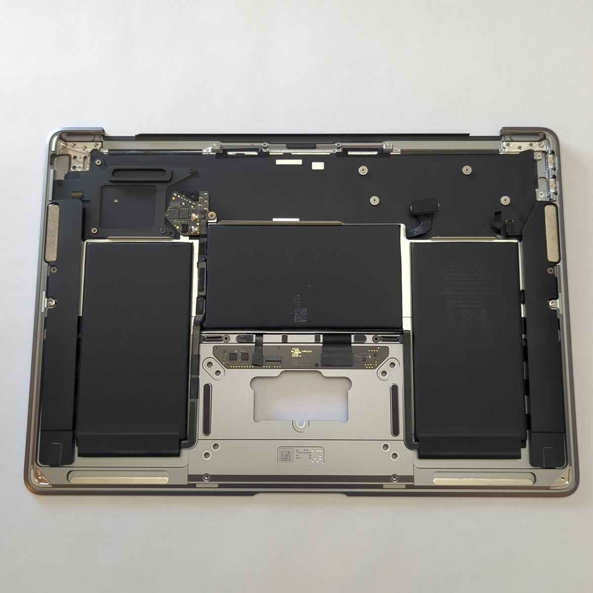 Apple MacBook Air 13 A2337 M1 2020 Handauflage Tastatur DE QWERTZ Palmrest Akku