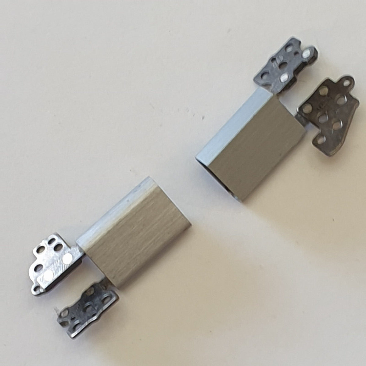 Dell Latitude 5330 Displayscharniere Set Paar Links Rechts Hinges